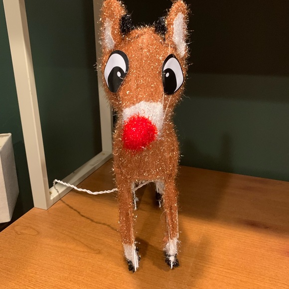 Rudolph The Red Nosed Reindeer - Pre- Lit Decor - Picture 4 of 9